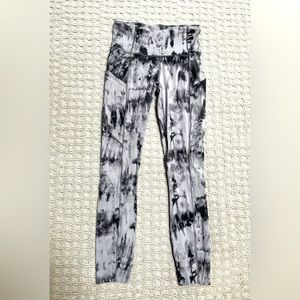 Tie-dye Lululemon leggings with pockets!